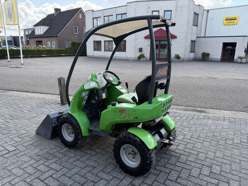 Avant 218 met Grondbak - Wheel loader: gambar 2 Avant 218 met Grondbak - Wheel loader: gambar 2