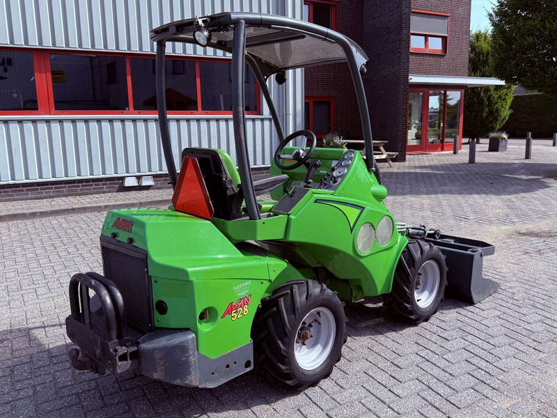 Avant 528 - Wheel loader: gambar 3 Avant 528 - Wheel loader: gambar 3