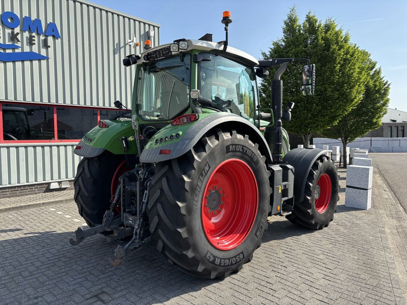 Fendt 724 Vario Profi Plus GEN 6 - Traktor: gambar 4 Fendt 724 Vario Profi Plus GEN 6 - Traktor: gambar 4