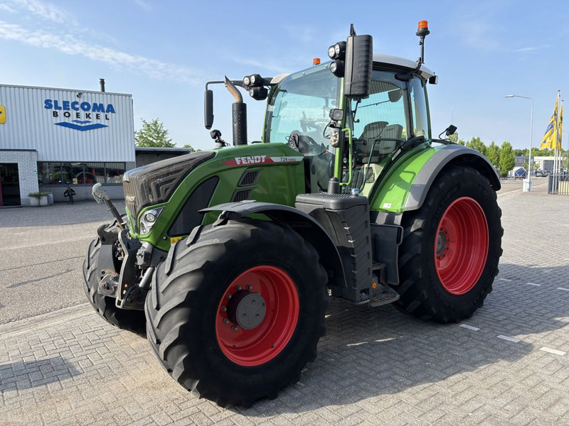 Fendt 724 Vario Profi Plus GEN 6 - Traktor: gambar 1 Fendt 724 Vario Profi Plus GEN 6 - Traktor: gambar 1