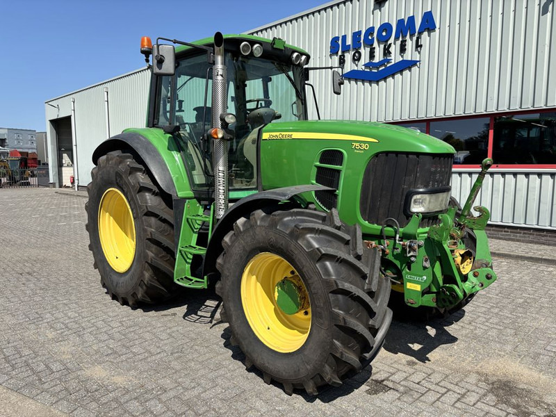 John Deere 7530 Premium AutoPowr - Traktor: gambar 4 John Deere 7530 Premium AutoPowr - Traktor: gambar 4