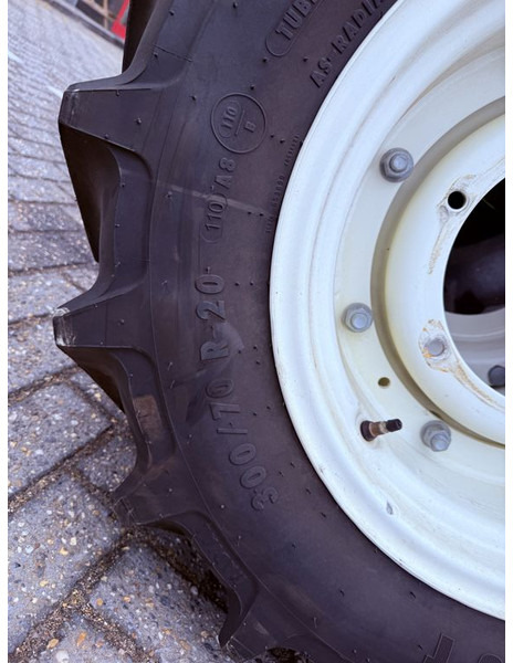 Mitas 420/70R30 & 300/70R20  Compl wheel - Roda/ Ban: gambar 4 Mitas 420/70R30 & 300/70R20  Compl wheel - Roda/ Ban: gambar 4