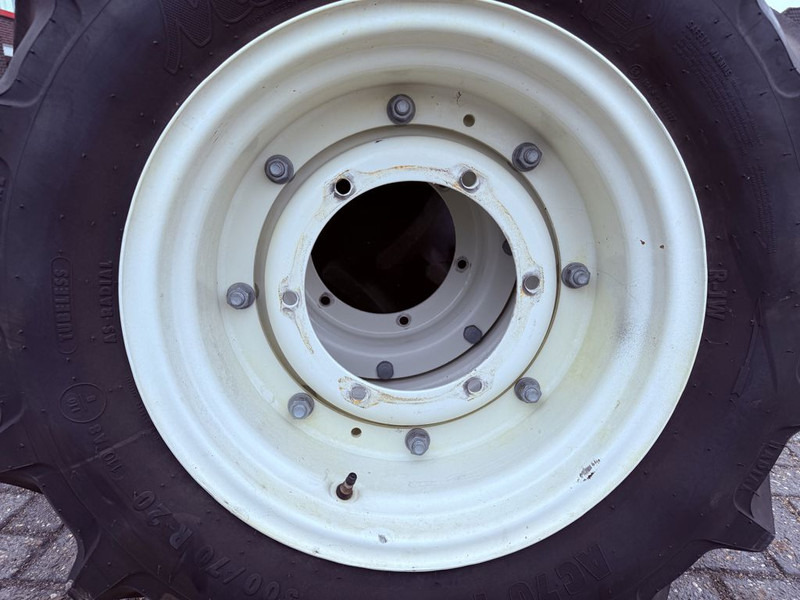 Mitas 420/70R30 & 300/70R20  Compl wheel - Roda/ Ban: gambar 3 Mitas 420/70R30 & 300/70R20  Compl wheel - Roda/ Ban: gambar 3