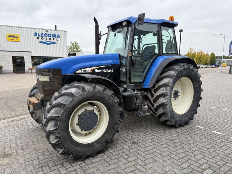 New Holland 8360 Range Command - Traktor: gambar 1 New Holland 8360 Range Command - Traktor: gambar 1