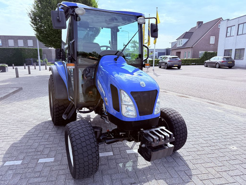 New Holland Boomer 45D Easy Drive - Traktor: gambar 5 New Holland Boomer 45D Easy Drive - Traktor: gambar 5