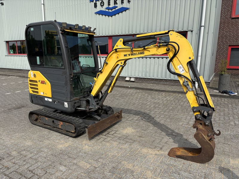 New Holland E18C Minigraver - Ekskavator mini: gambar 4 New Holland E18C Minigraver - Ekskavator mini: gambar 4
