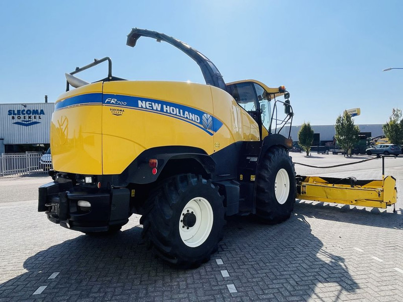 New Holland FR700 Forage Harvester 10 Row header - Pemanen hijauan: gambar 4 New Holland FR700 Forage Harvester 10 Row header - Pemanen hijauan: gambar 4