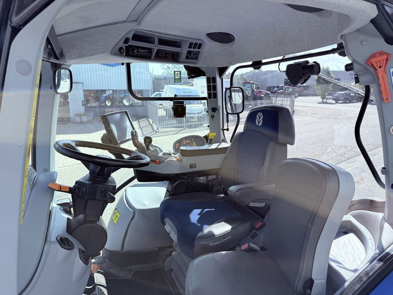 New Holland T6.165 AC + TL750 Voorlader - Traktor: gambar 5 New Holland T6.165 AC + TL750 Voorlader - Traktor: gambar 5