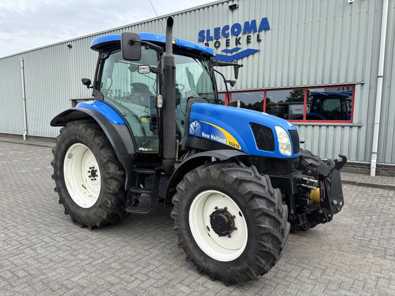 New Holland T6010 Plus Supersteer - Traktor: gambar 4 New Holland T6010 Plus Supersteer - Traktor: gambar 4