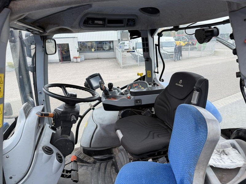 New Holland T7.210 Auto Command - Traktor: gambar 5 New Holland T7.210 Auto Command - Traktor: gambar 5