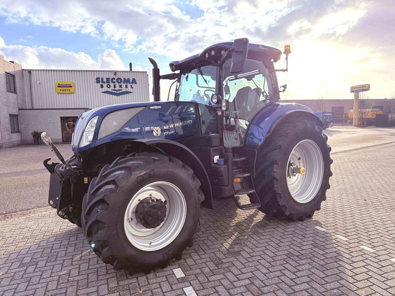 Traktor New Holland T7.270 AC Stage V Blue Power: gambar 10 Traktor New Holland T7.270 AC Stage V Blue Power: gambar 10