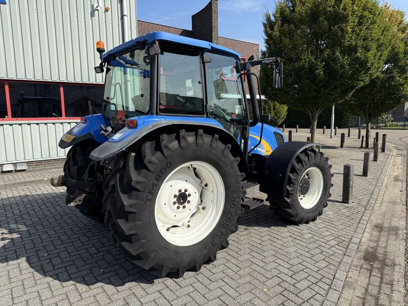 New Holland TL90A 4WD - Traktor: gambar 4 New Holland TL90A 4WD - Traktor: gambar 4