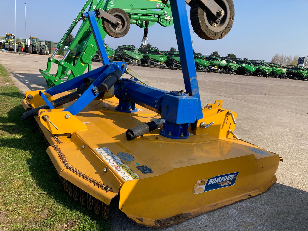 Bomford Turner Triblade3000 - Mesin pemotong chopper/ Mulcher: gambar 2 Bomford Turner Triblade3000 - Mesin pemotong chopper/ Mulcher: gambar 2