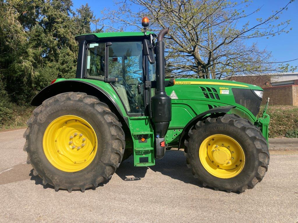 JOHN DEERE 6155M - Traktor: gambar 1 JOHN DEERE 6155M - Traktor: gambar 1