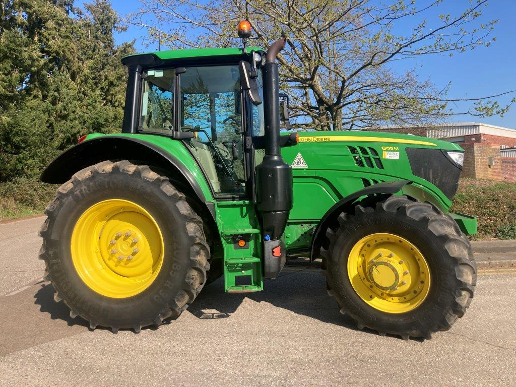 JOHN DEERE 6155M - Traktor: gambar 1 JOHN DEERE 6155M - Traktor: gambar 1