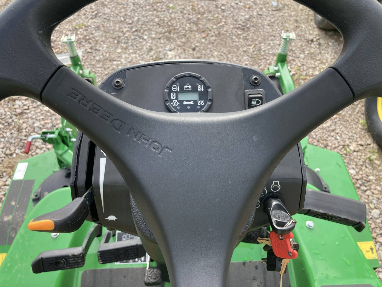 Mesin pemotong rumput baru John Deere 1550 front mower: gambar 11
