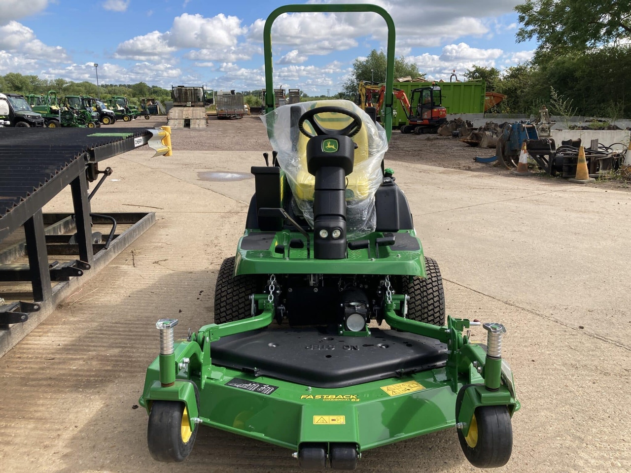 Mesin pemotong rumput baru John Deere 1550 front mower: gambar 8