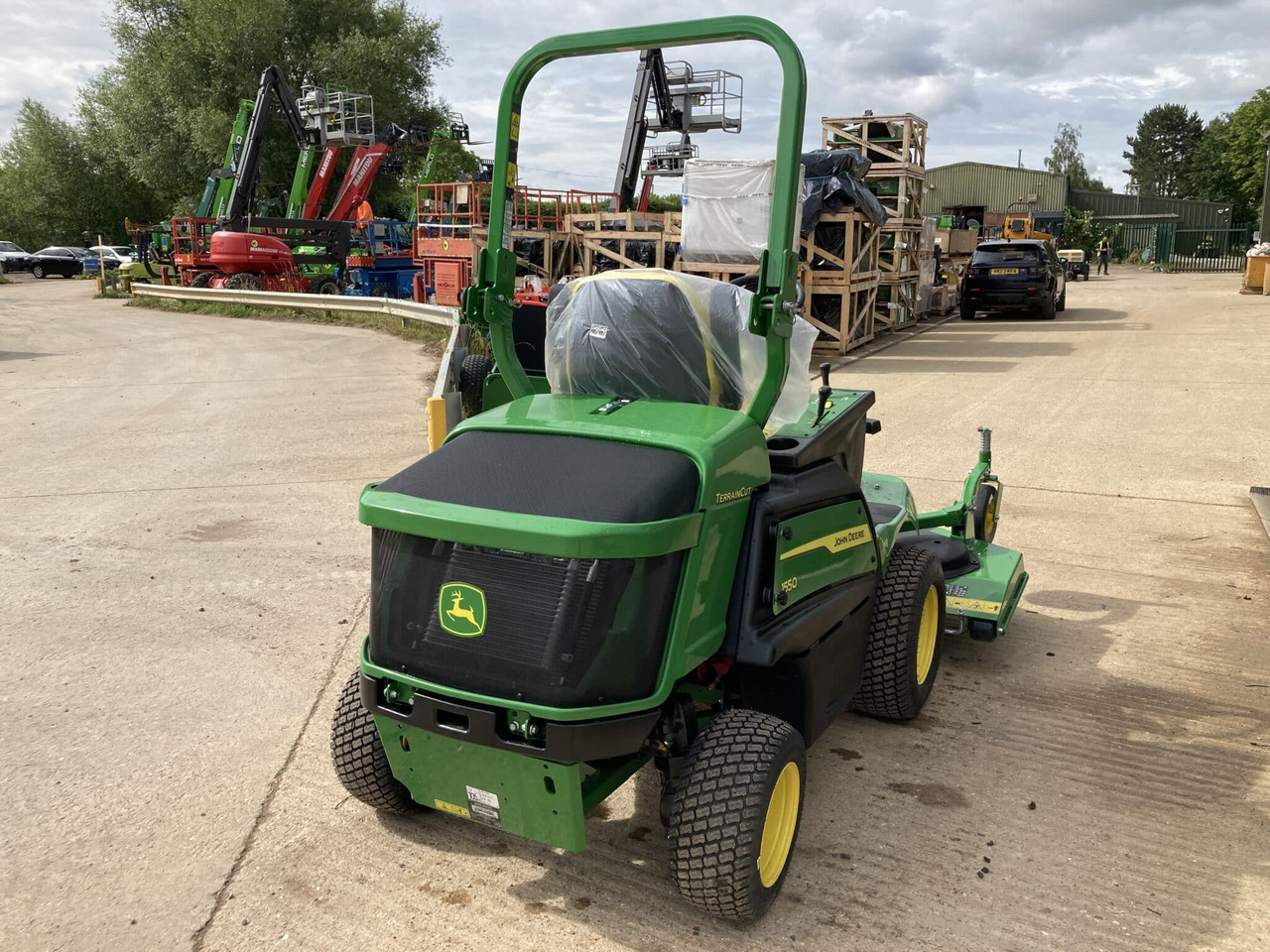 Mesin pemotong rumput baru John Deere 1550 front mower: gambar 6