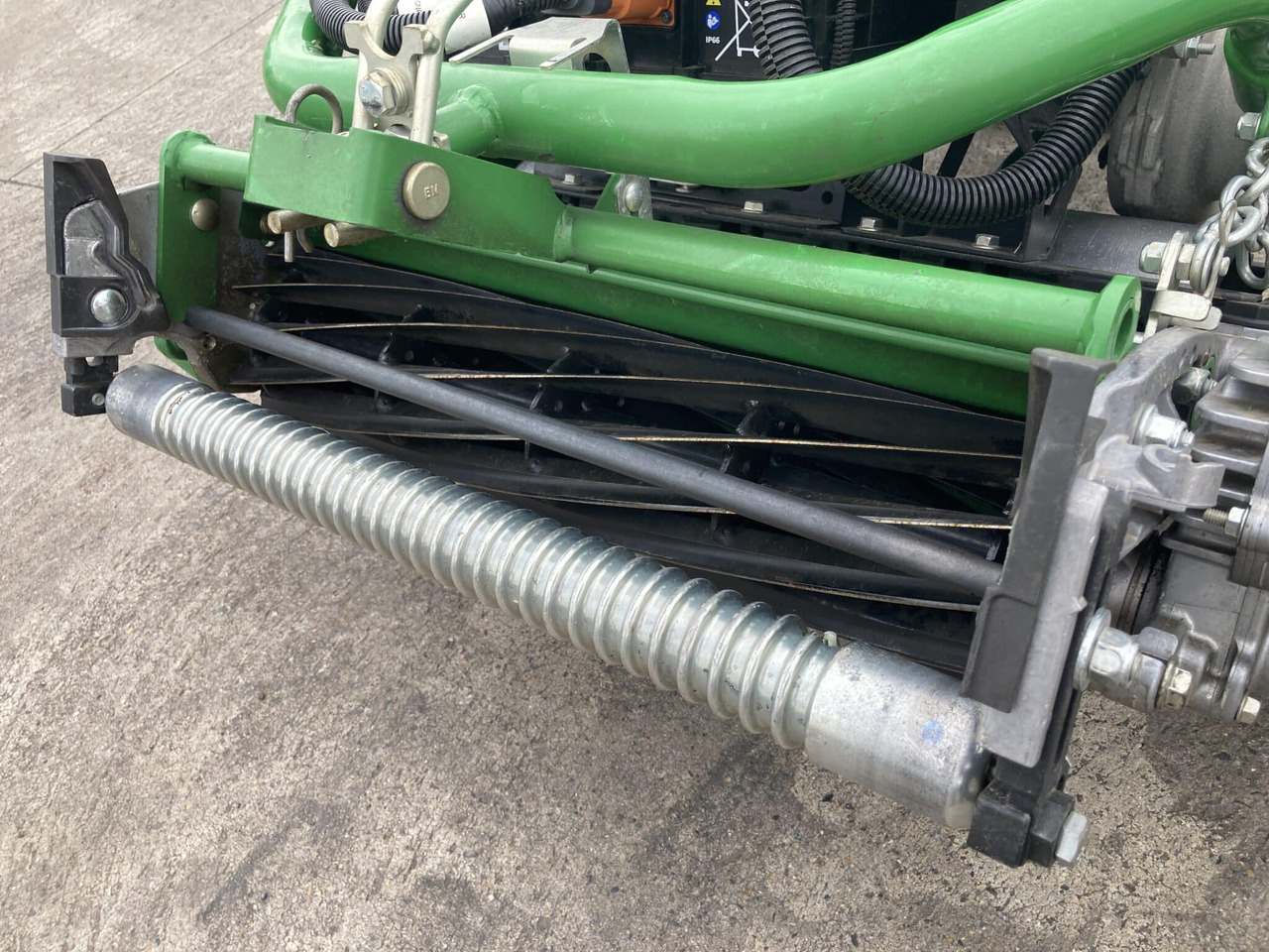John Deere 225 E-cut walk behind electric greens mower - Mesin pemotong rumput: gambar 5 John Deere 225 E-cut walk behind electric greens mower - Mesin pemotong rumput: gambar 5