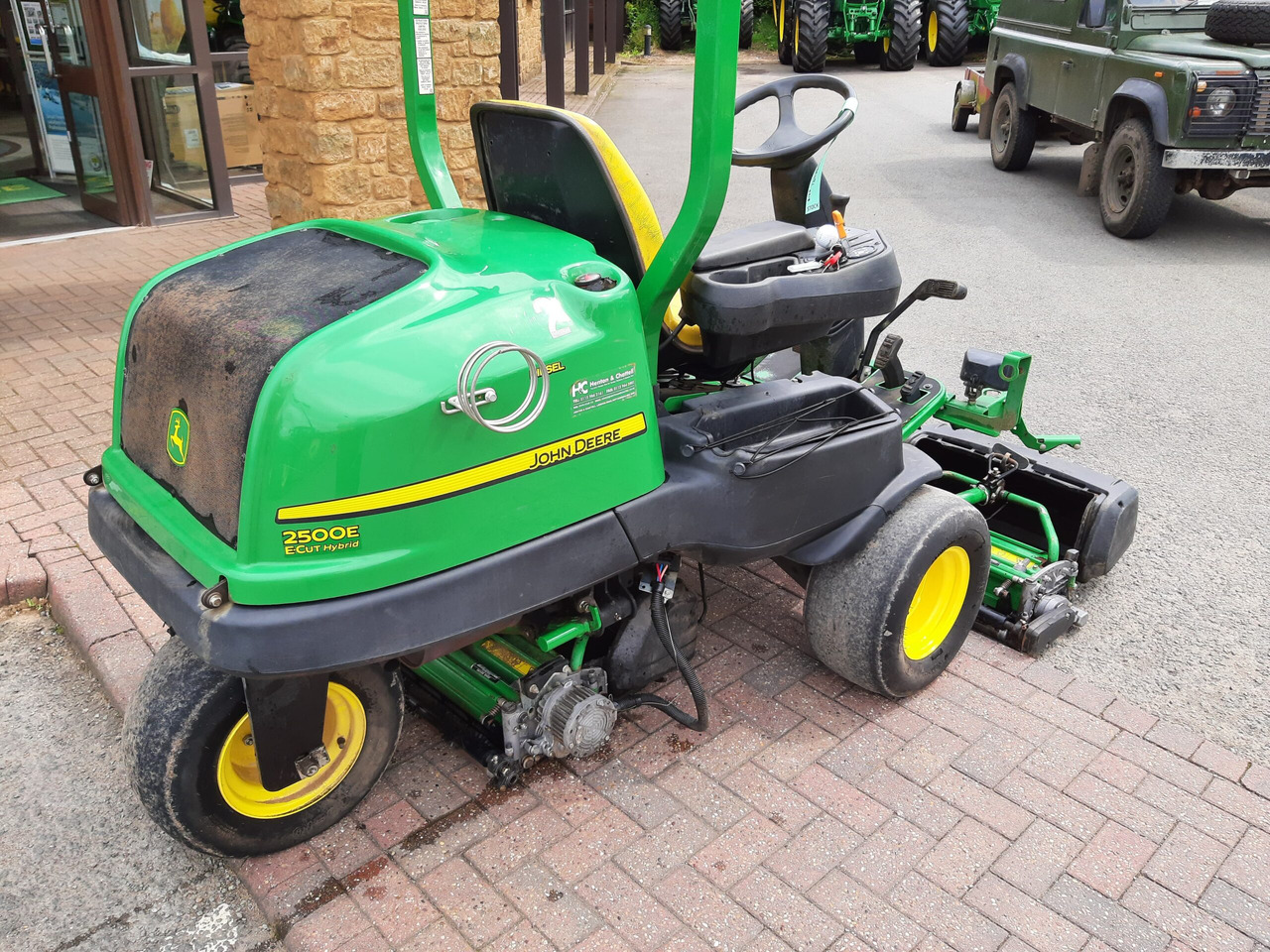John Deere 2500E greens triple mower - Mesin pemotong rumput: gambar 4 John Deere 2500E greens triple mower - Mesin pemotong rumput: gambar 4