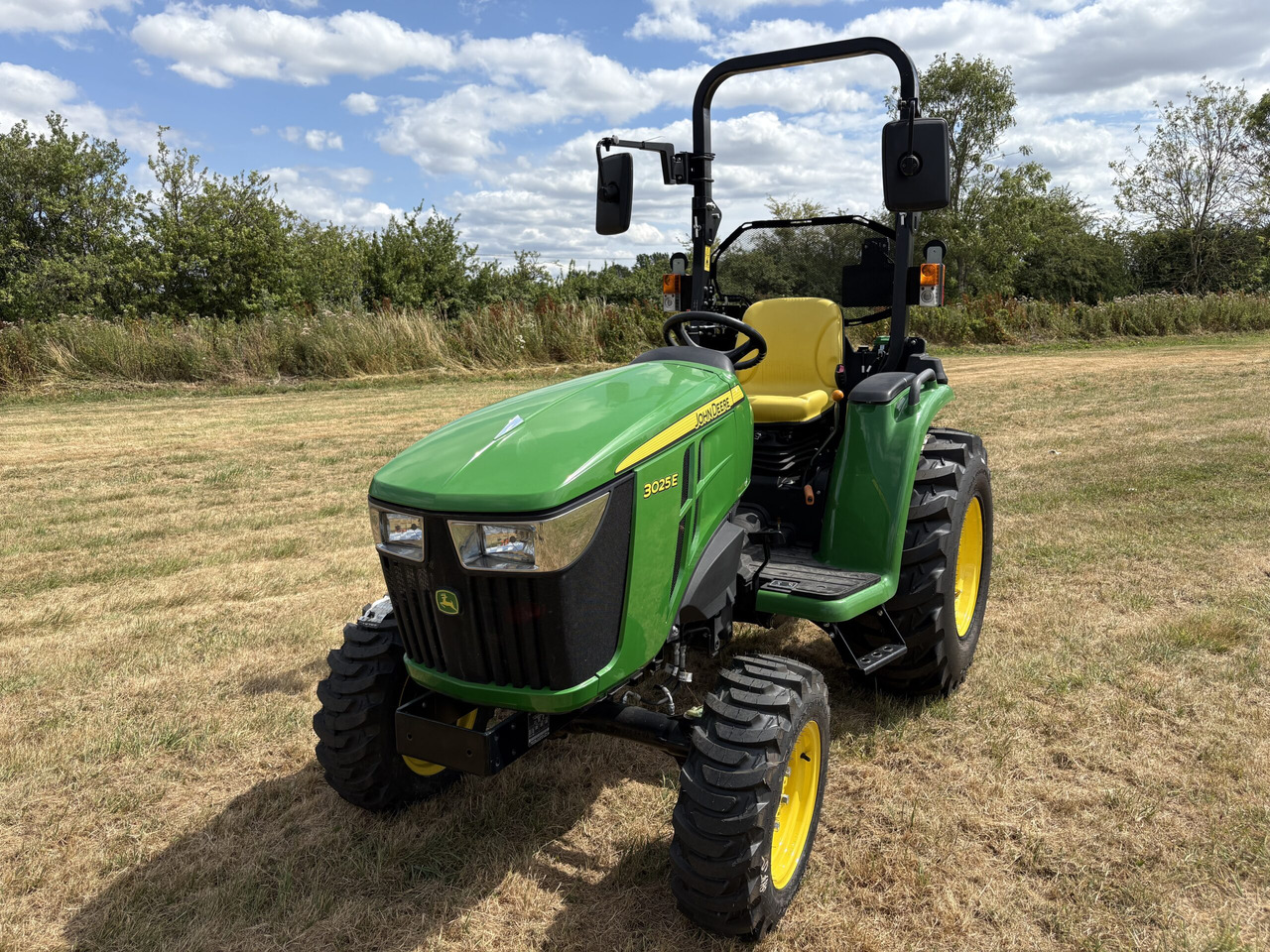 John Deere 3025E Compact Tractor - Traktor kompak: gambar 4 John Deere 3025E Compact Tractor - Traktor kompak: gambar 4