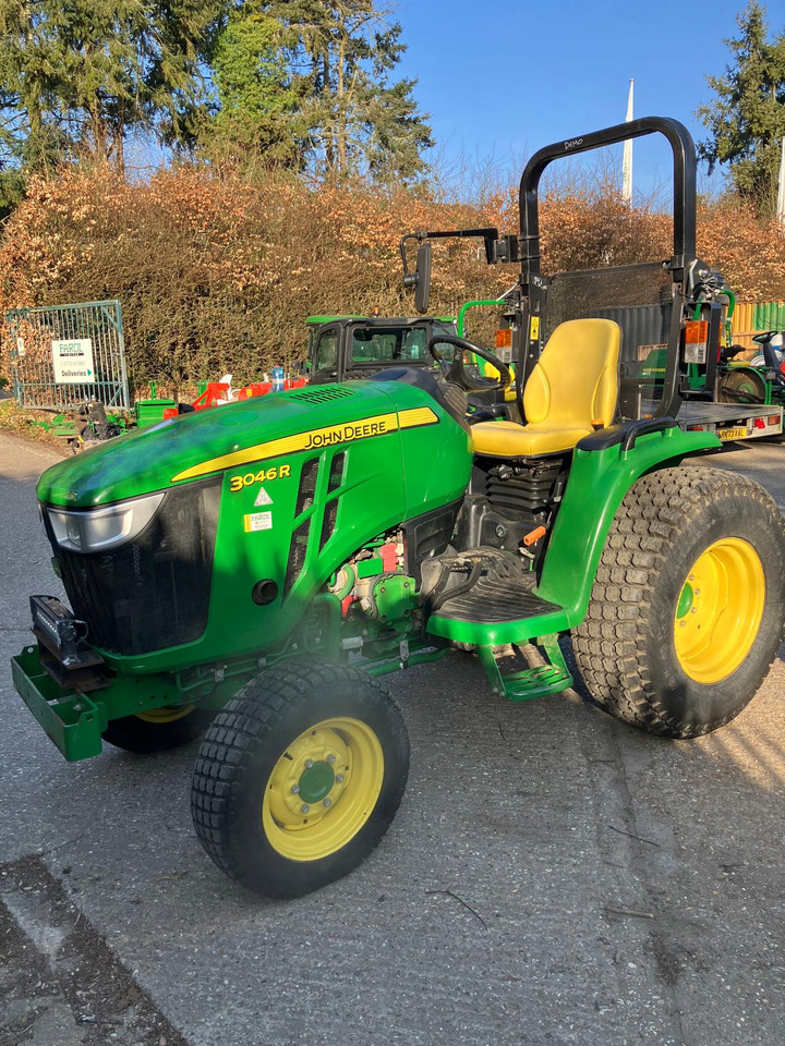 John Deere 3046R Compact Tractor - Traktor kompak: gambar 2 John Deere 3046R Compact Tractor - Traktor kompak: gambar 2