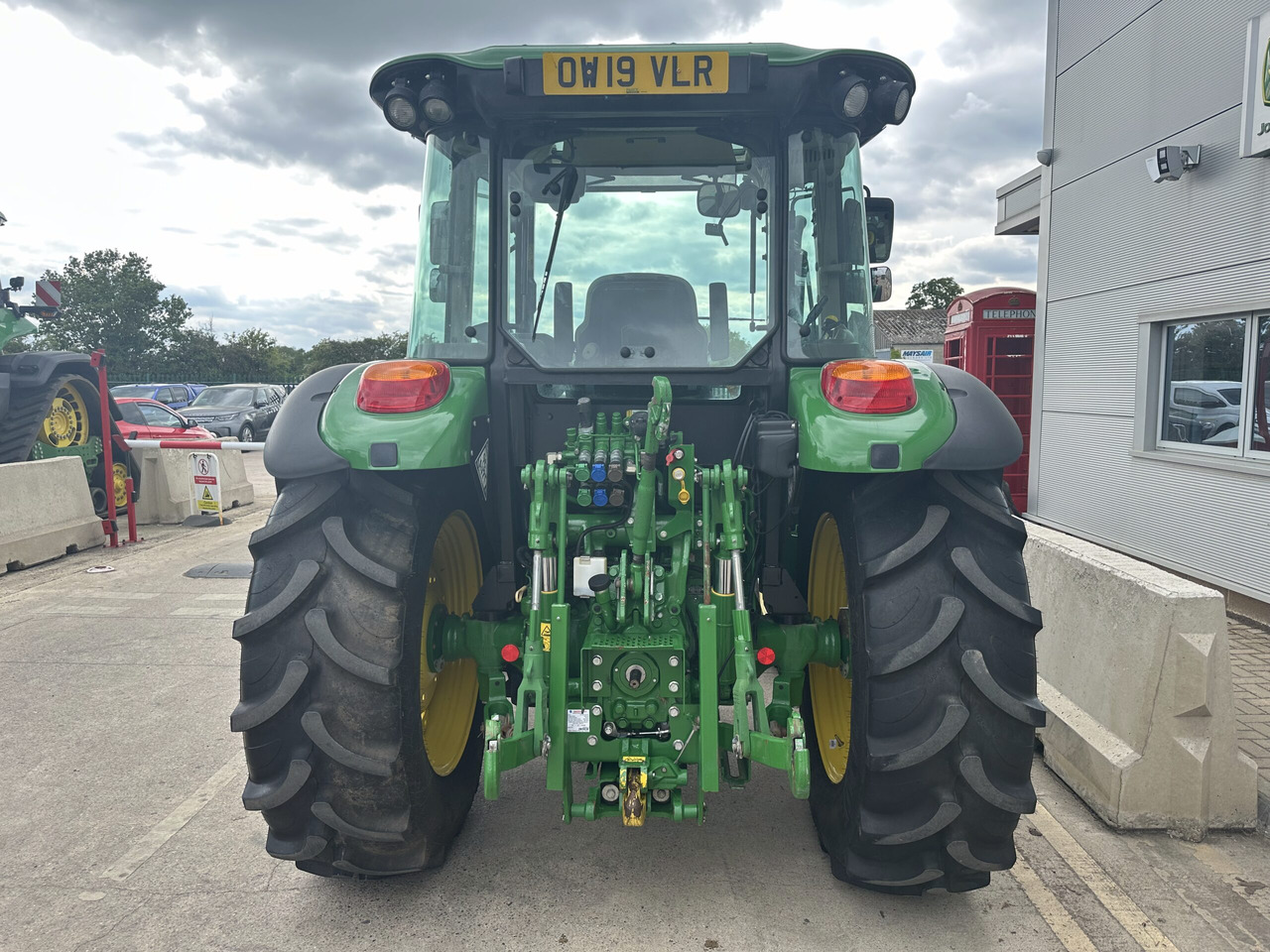 John Deere 5090M - Traktor: gambar 4 John Deere 5090M - Traktor: gambar 4
