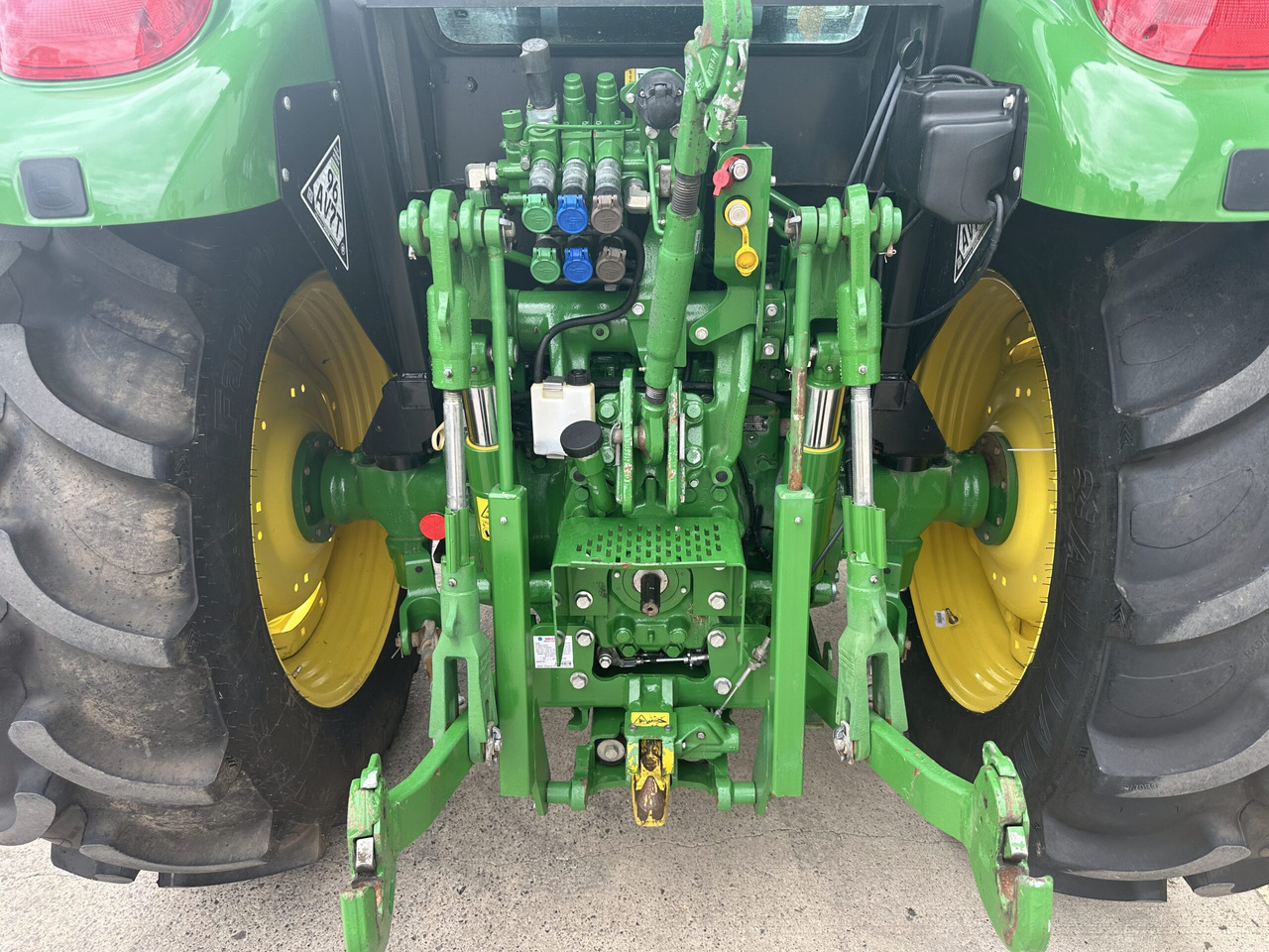 John Deere 5090M - Traktor: gambar 5 John Deere 5090M - Traktor: gambar 5