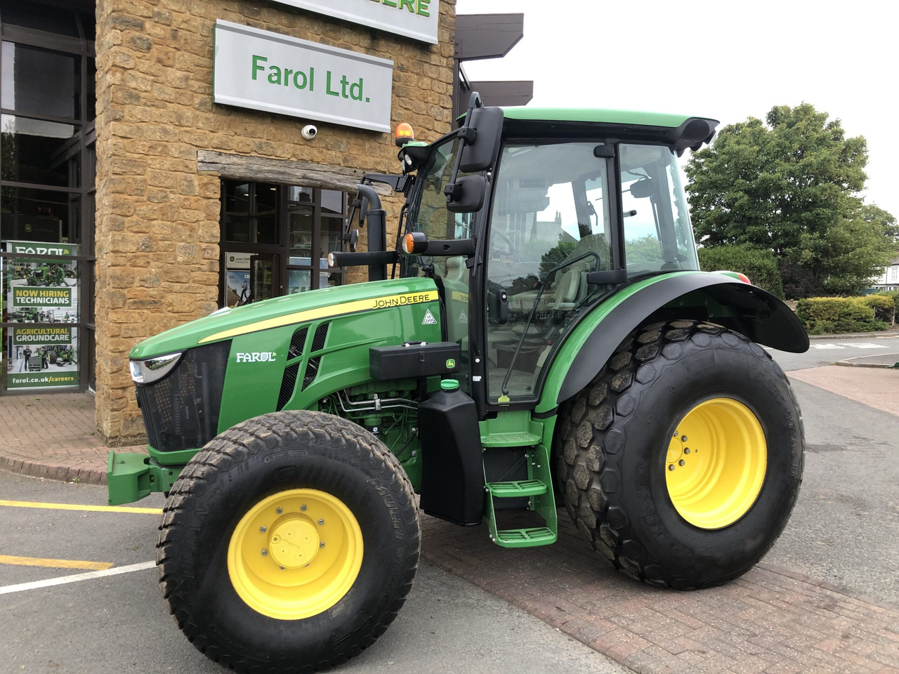 John Deere 5100R - Traktor: gambar 1 John Deere 5100R - Traktor: gambar 1