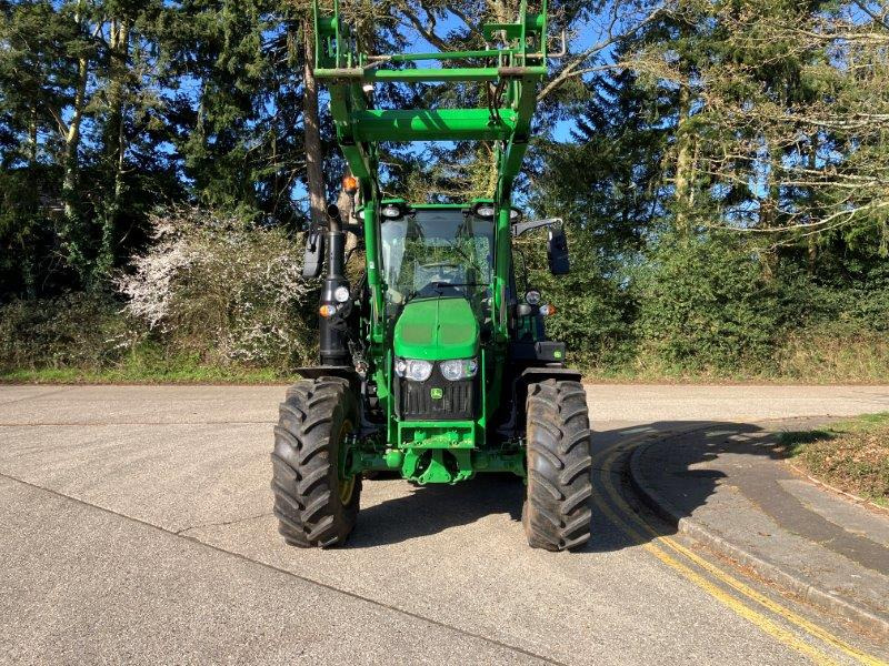 John Deere 6110M - Traktor: gambar 3 John Deere 6110M - Traktor: gambar 3