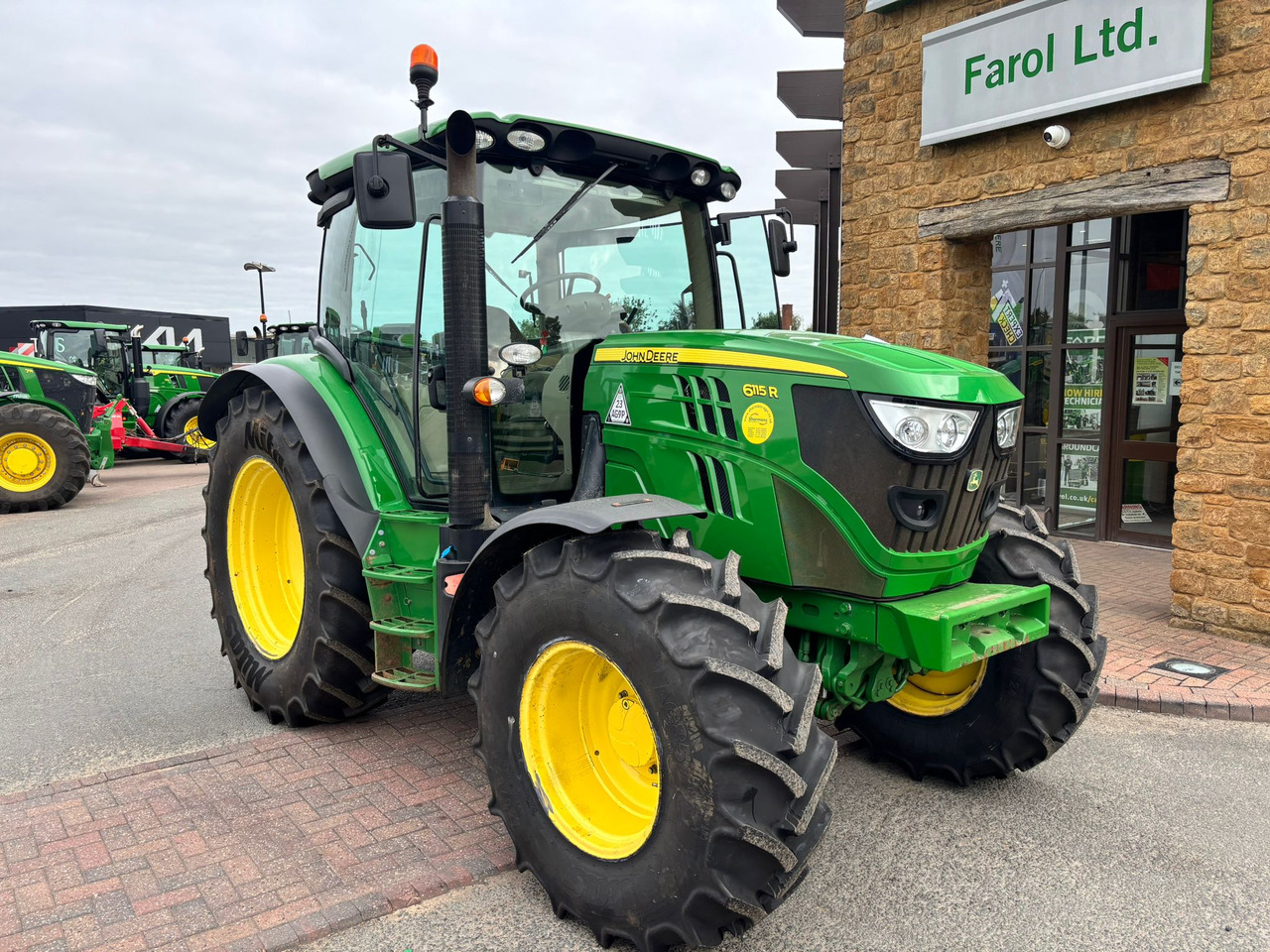 John Deere 6115R - Traktor: gambar 1 John Deere 6115R - Traktor: gambar 1