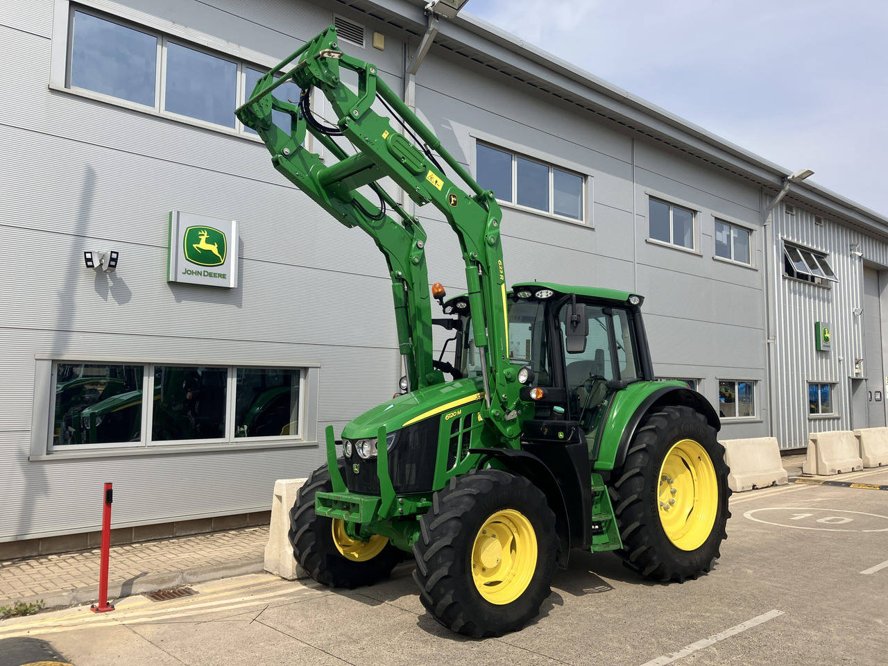 John Deere 6120M + 623R Loader - Traktor: gambar 1 John Deere 6120M + 623R Loader - Traktor: gambar 1
