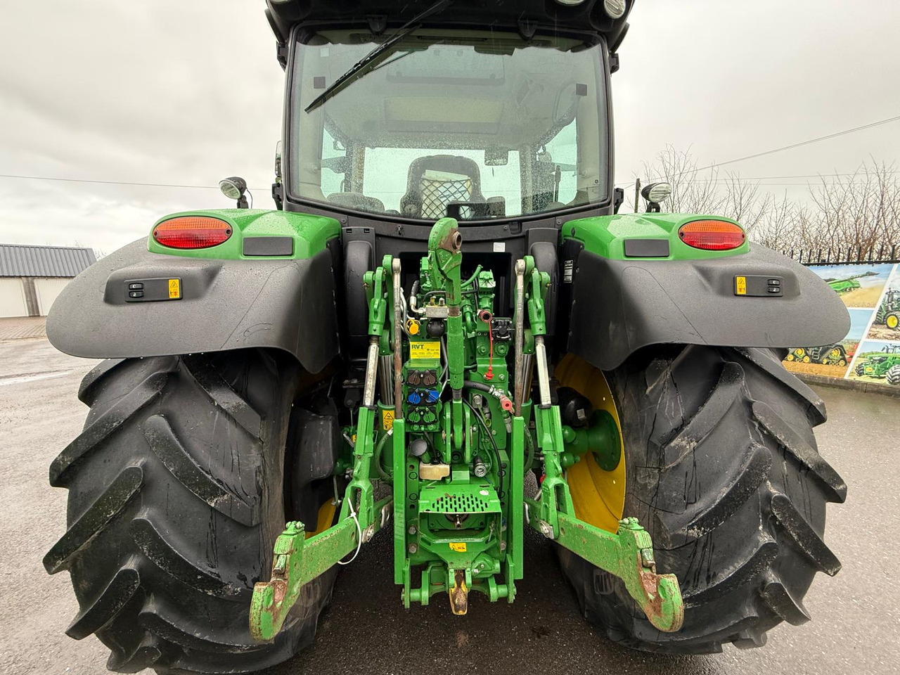 John Deere 6135R - Traktor: gambar 5 John Deere 6135R - Traktor: gambar 5
