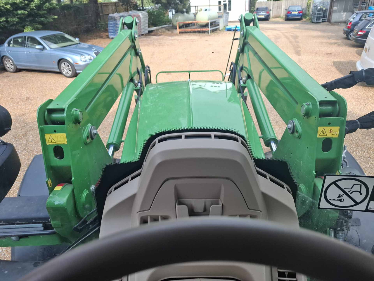 John Deere 6140M - Traktor: gambar 4 John Deere 6140M - Traktor: gambar 4