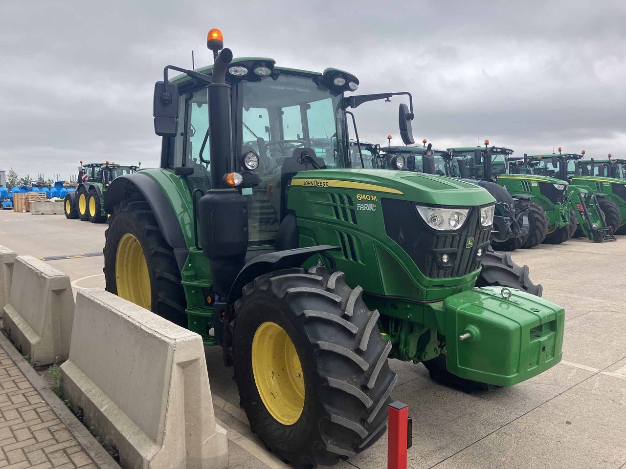 Traktor John Deere 6140M: gambar 6