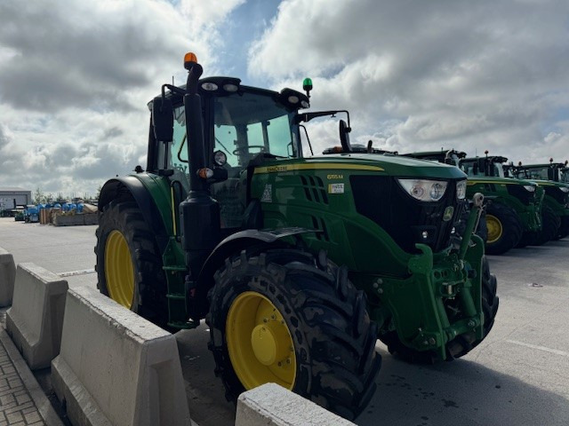 John Deere 6155M - Traktor: gambar 4 John Deere 6155M - Traktor: gambar 4