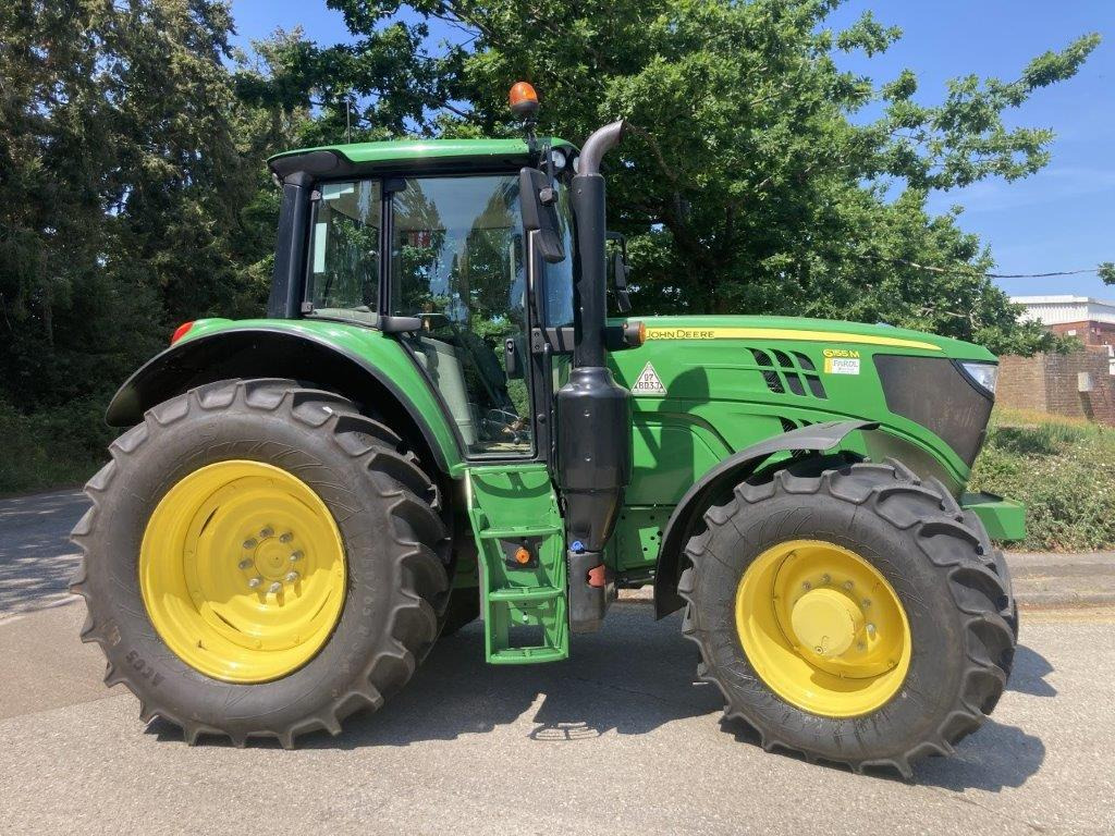 John Deere 6155M - Traktor: gambar 1 John Deere 6155M - Traktor: gambar 1