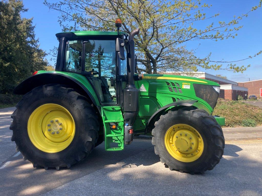 John Deere 6155M - Traktor: gambar 1 John Deere 6155M - Traktor: gambar 1