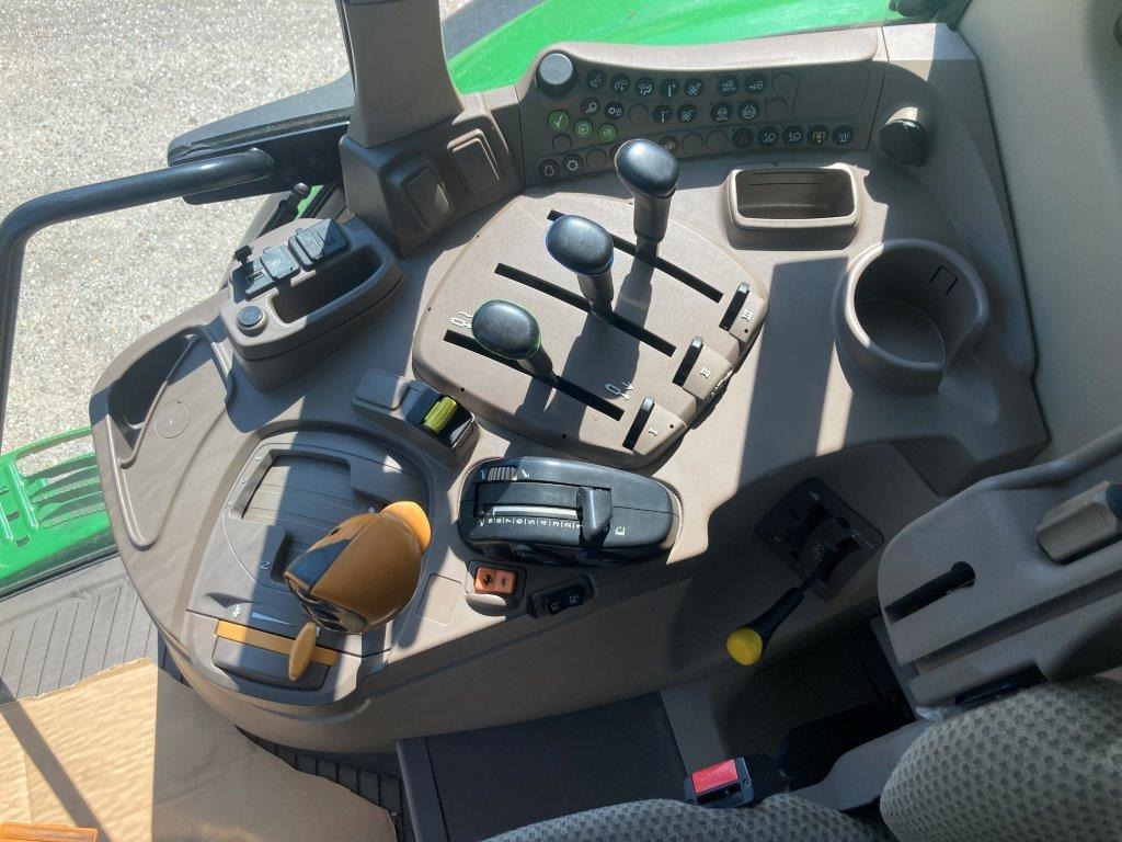John Deere 6155M - Traktor: gambar 2 John Deere 6155M - Traktor: gambar 2