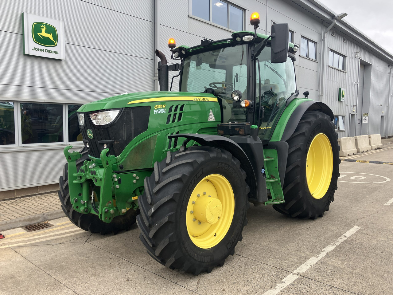 John Deere 6155R - Traktor: gambar 1 John Deere 6155R - Traktor: gambar 1