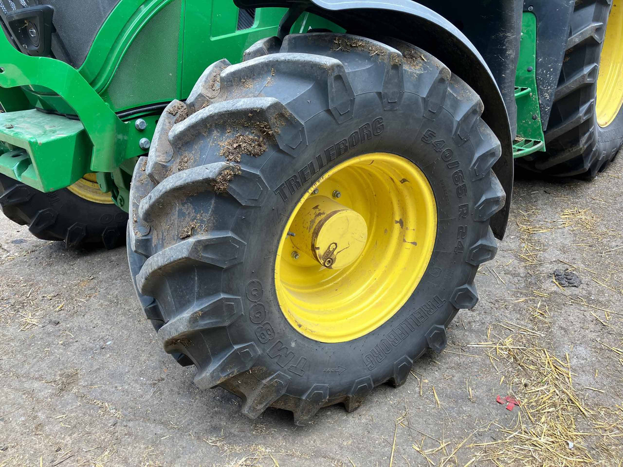 John Deere 6R 150 + 643R Loader - Traktor: gambar 3 John Deere 6R 150 + 643R Loader - Traktor: gambar 3
