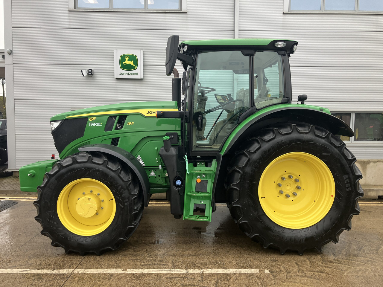 John Deere 6R 185 - Traktor: gambar 2 John Deere 6R 185 - Traktor: gambar 2