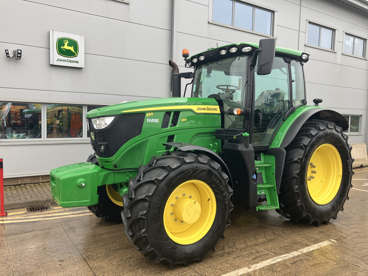John Deere 6R 185 - Traktor: gambar 1 John Deere 6R 185 - Traktor: gambar 1