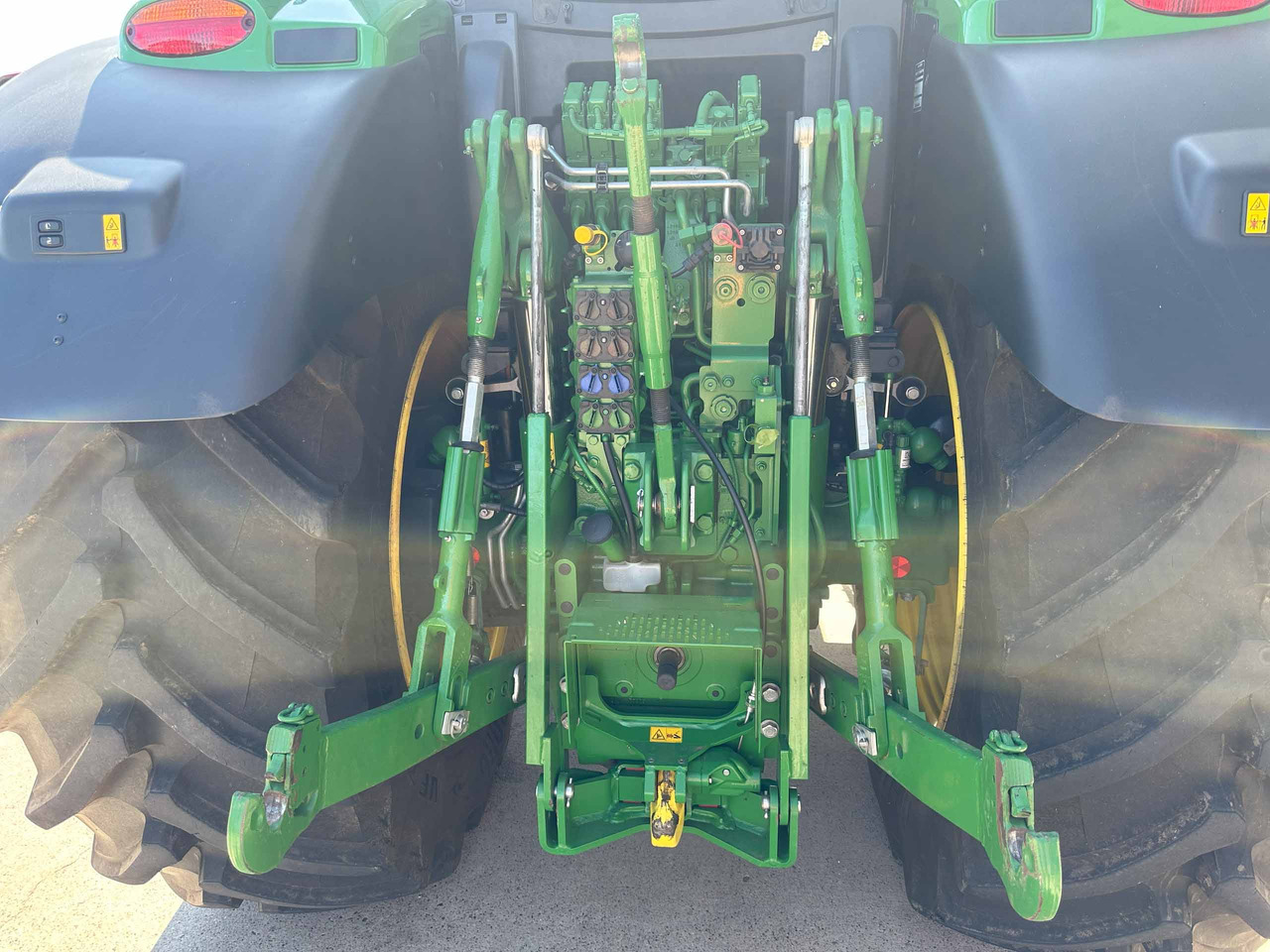 John Deere 6R 215 - Traktor: gambar 5 John Deere 6R 215 - Traktor: gambar 5