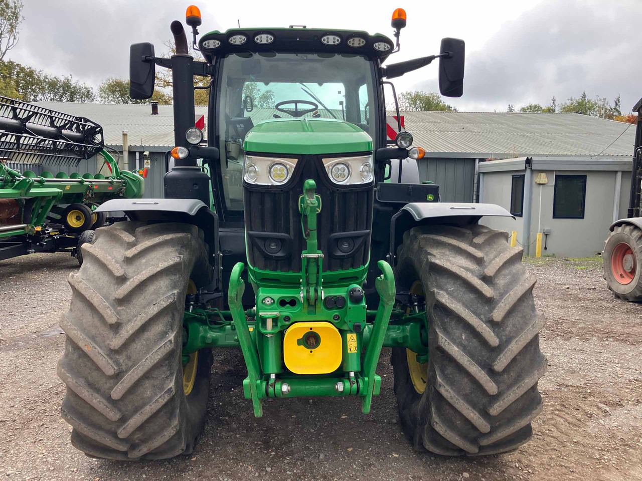 John Deere 6R 215 - Traktor: gambar 4 John Deere 6R 215 - Traktor: gambar 4