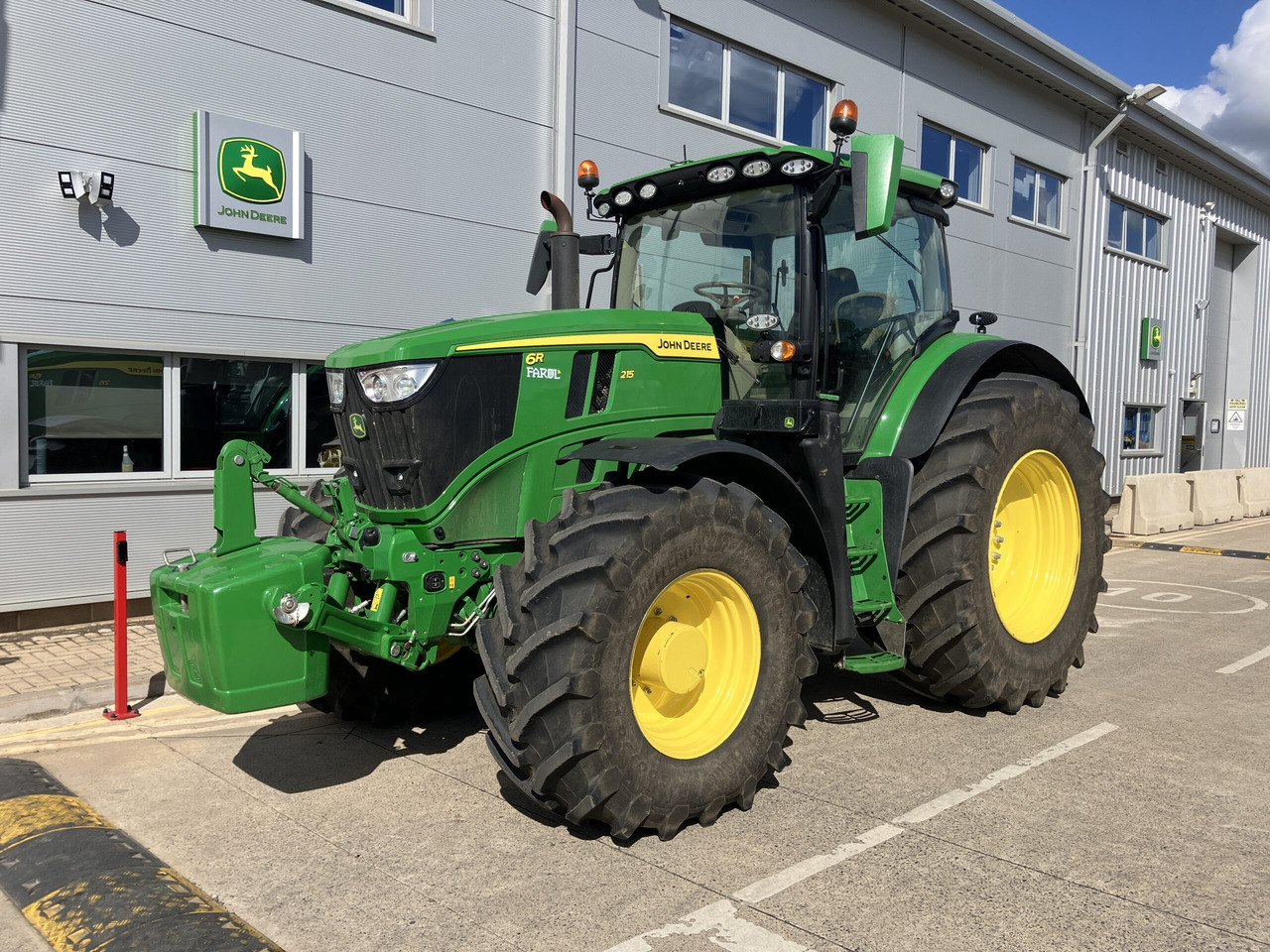 John Deere 6R 215 - Traktor: gambar 1 John Deere 6R 215 - Traktor: gambar 1