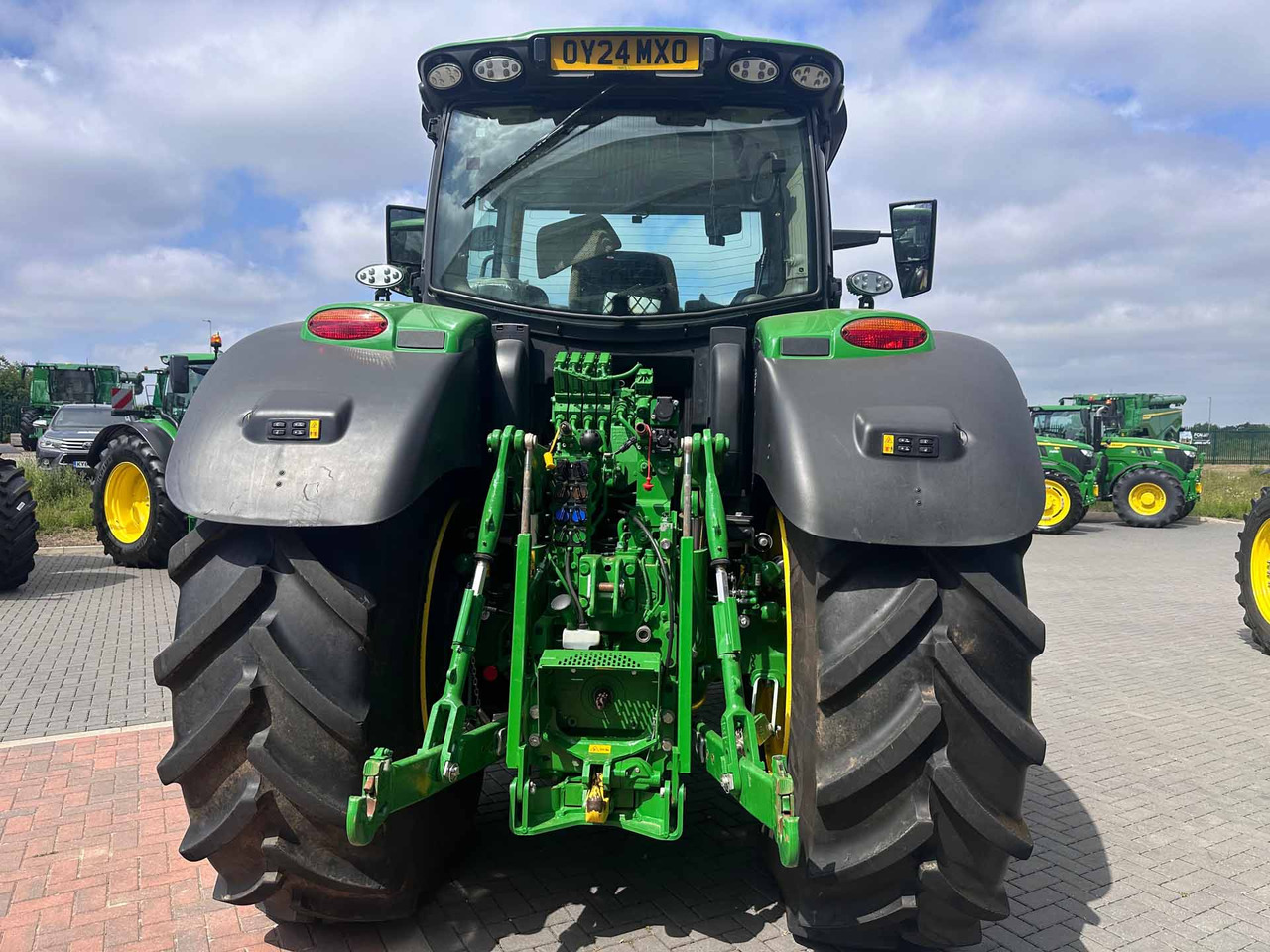 John Deere 6R 215 - Traktor: gambar 2 John Deere 6R 215 - Traktor: gambar 2