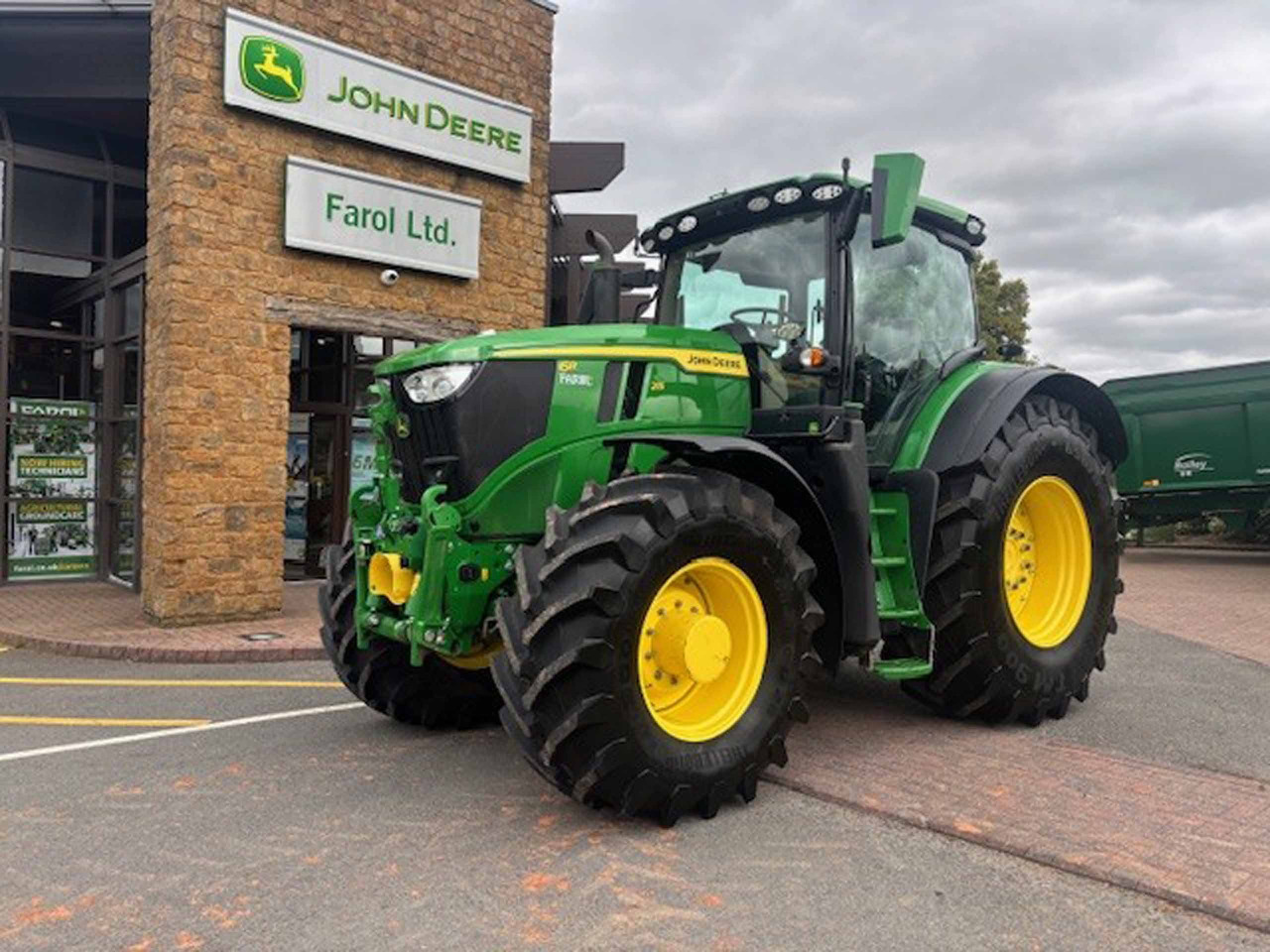 John Deere 6R 215 - Traktor: gambar 3 John Deere 6R 215 - Traktor: gambar 3
