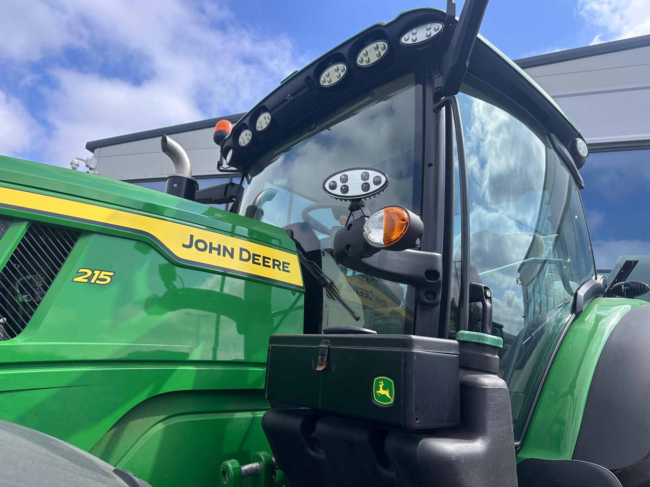 John Deere 6R 215 - Traktor: gambar 4 John Deere 6R 215 - Traktor: gambar 4