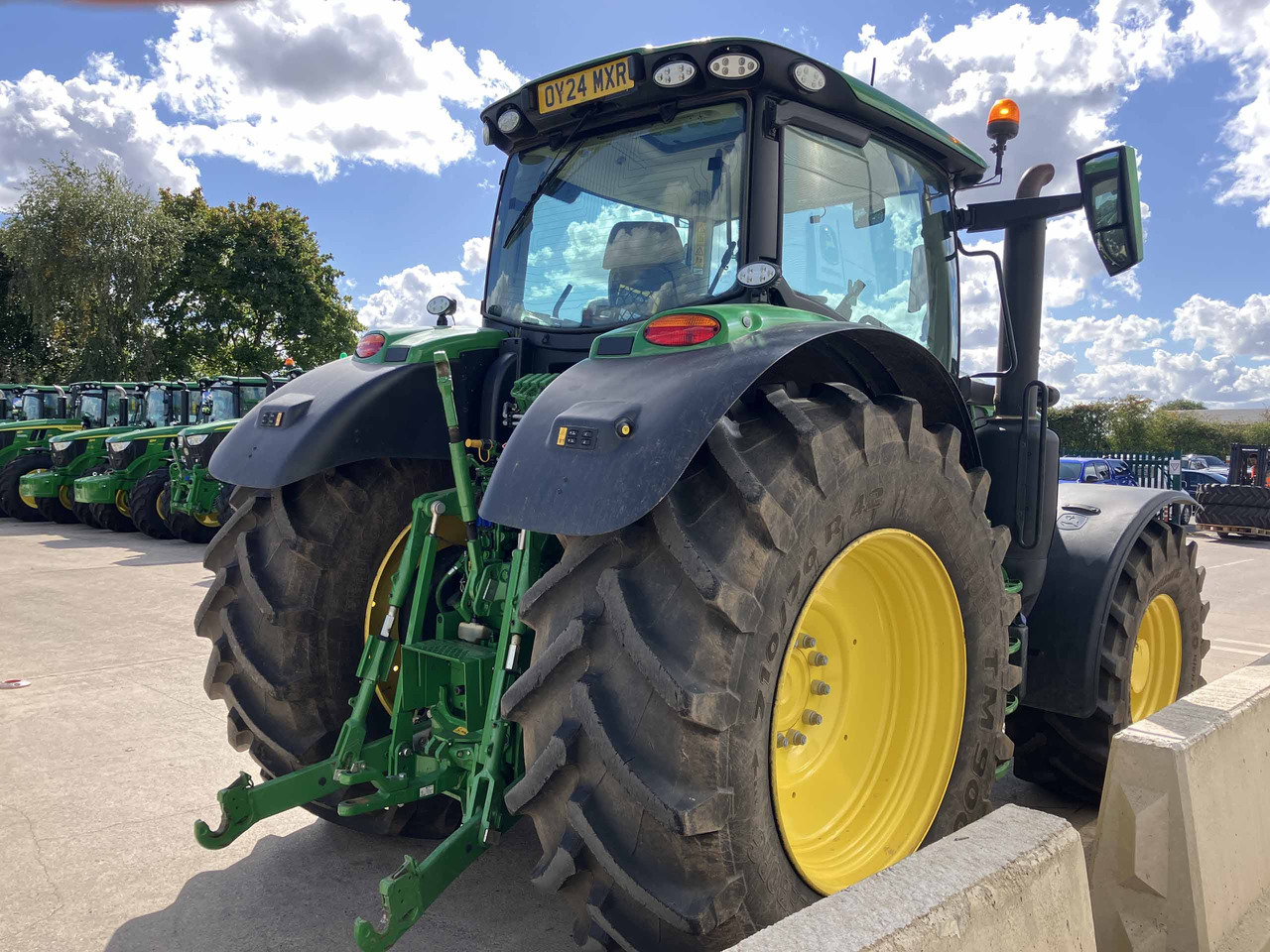 John Deere 6R 215 - Traktor: gambar 5 John Deere 6R 215 - Traktor: gambar 5
